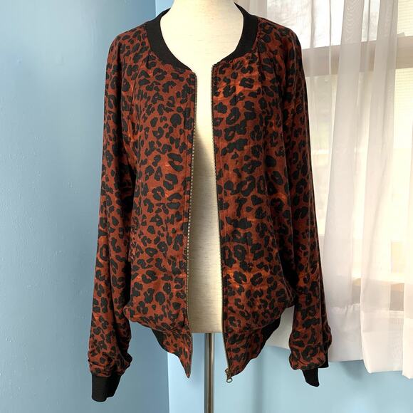 BeachLunchLounge Rumba Red Leopard Print Bomber Jacket - Picture 9 of 10